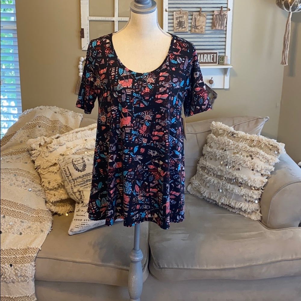 LulaRoe Perfect T-S, size S
